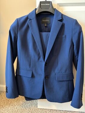 Banana Republic - Women’s - Blue Suit (Blazer & Pants)